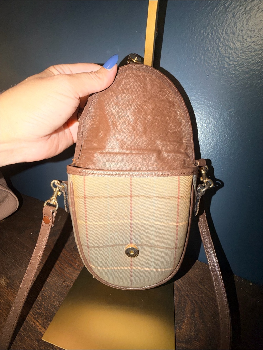 Burberry Vintage Tan and Brown Plaid Crossbody Bag - Picture 4 of 8